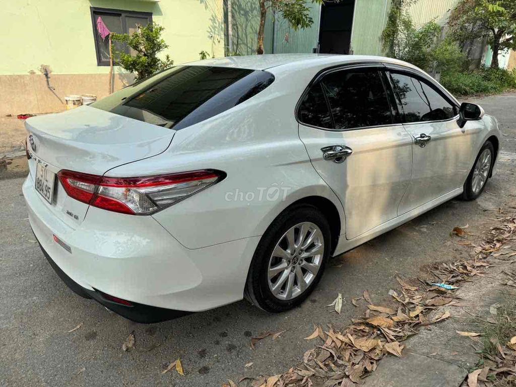 Toyota Camry 2.0G 2021 - ảnh 2