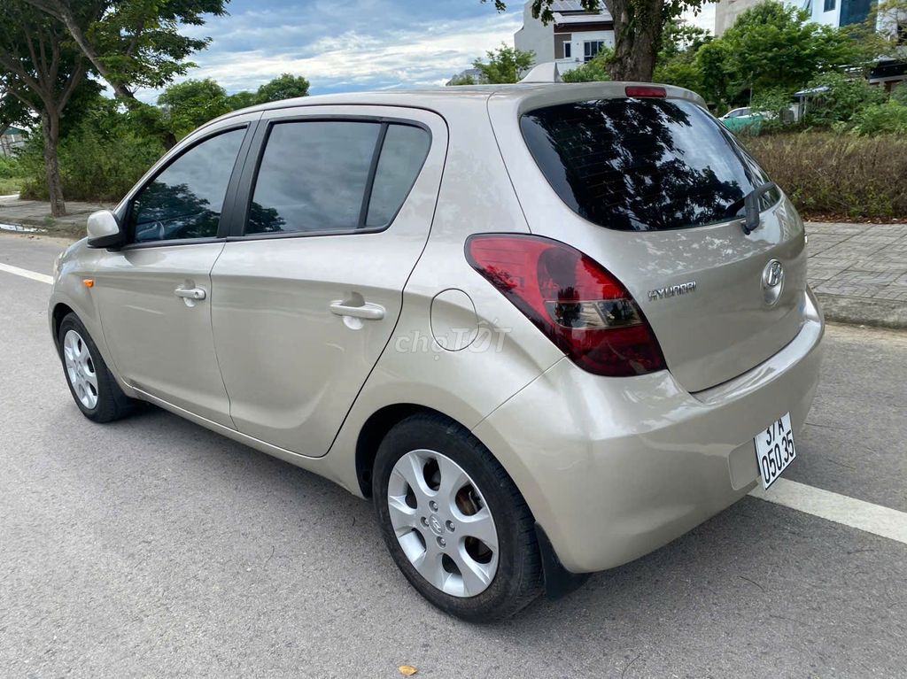 Hyundai i20 2011 - ảnh 4