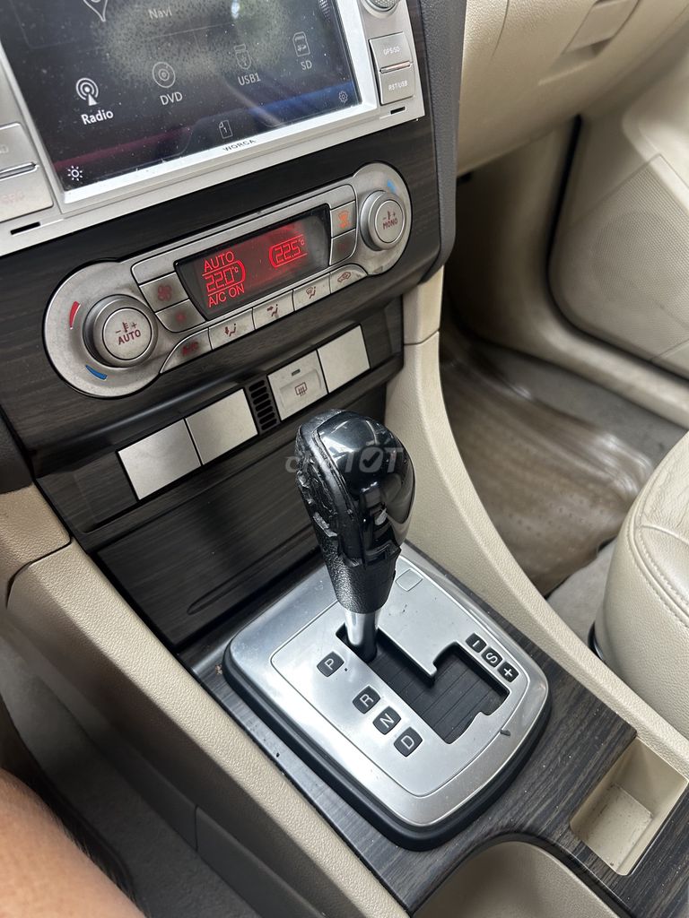 Ford Focus 2011 - ảnh 2