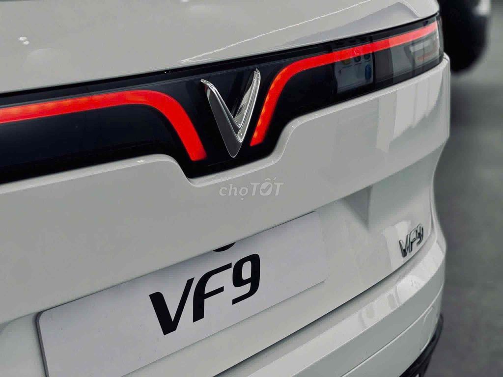 VinFast VF9 2026 - ảnh 3
