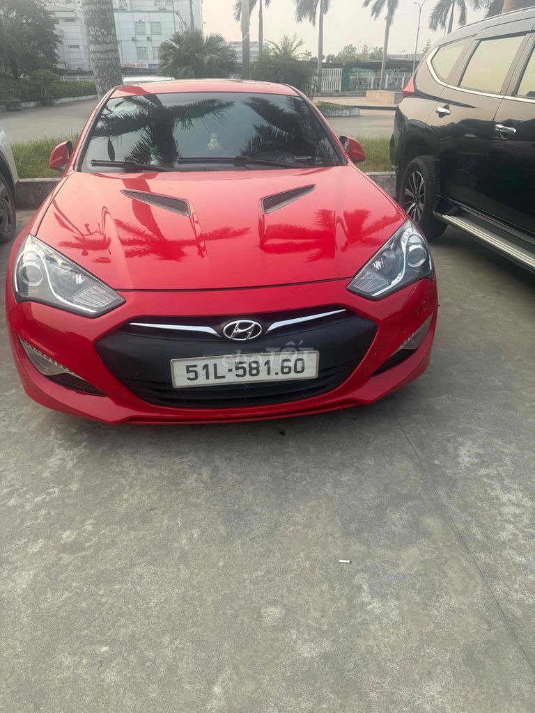 Hyundai Genesis 2012 - ảnh 1