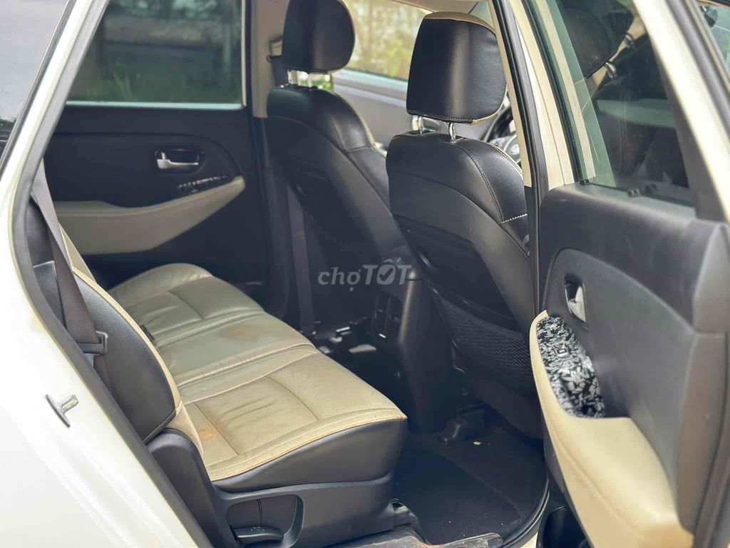 Kia Rondo - ảnh 3