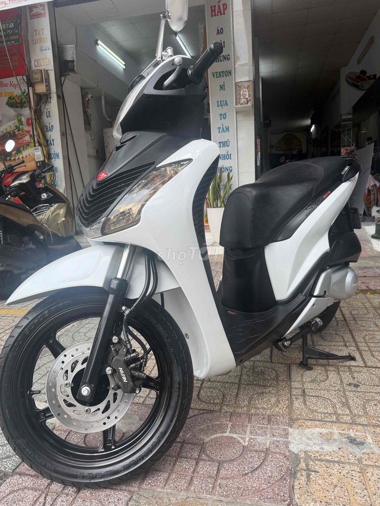 Honda 2012 - ảnh 1