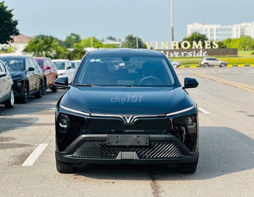 VinFast Limo Green 2025 - ảnh 1