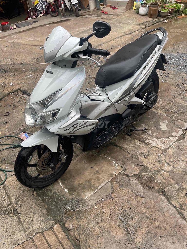 Honda Air Blade 2010 - ảnh 2