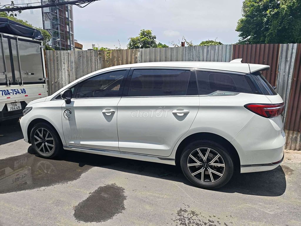BYD M6 2025 - ảnh 5