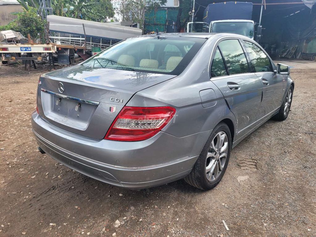Mercedes-Benz 2010 - ảnh 2