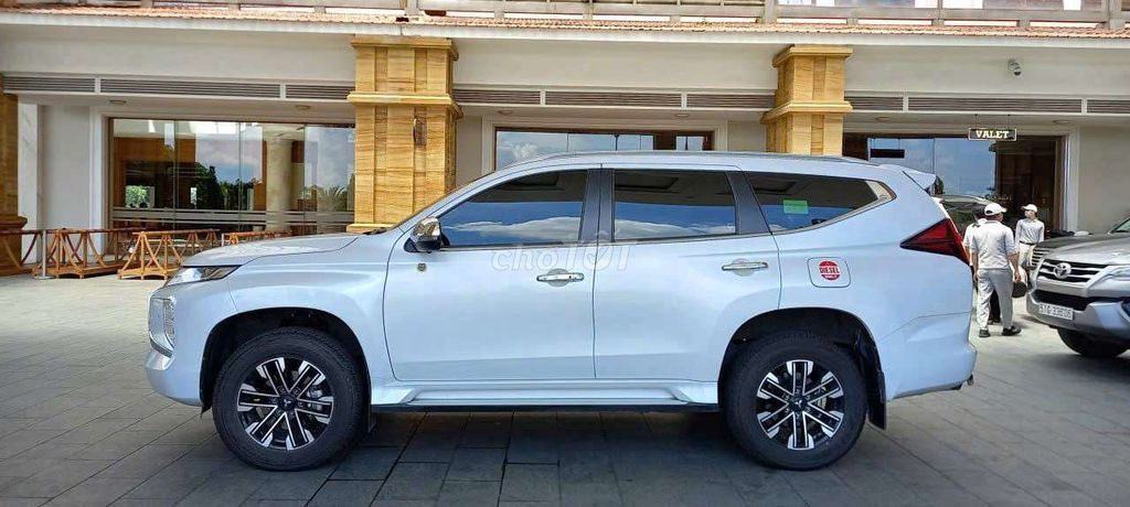 Mitsubishi Pajero Sport - ảnh 1