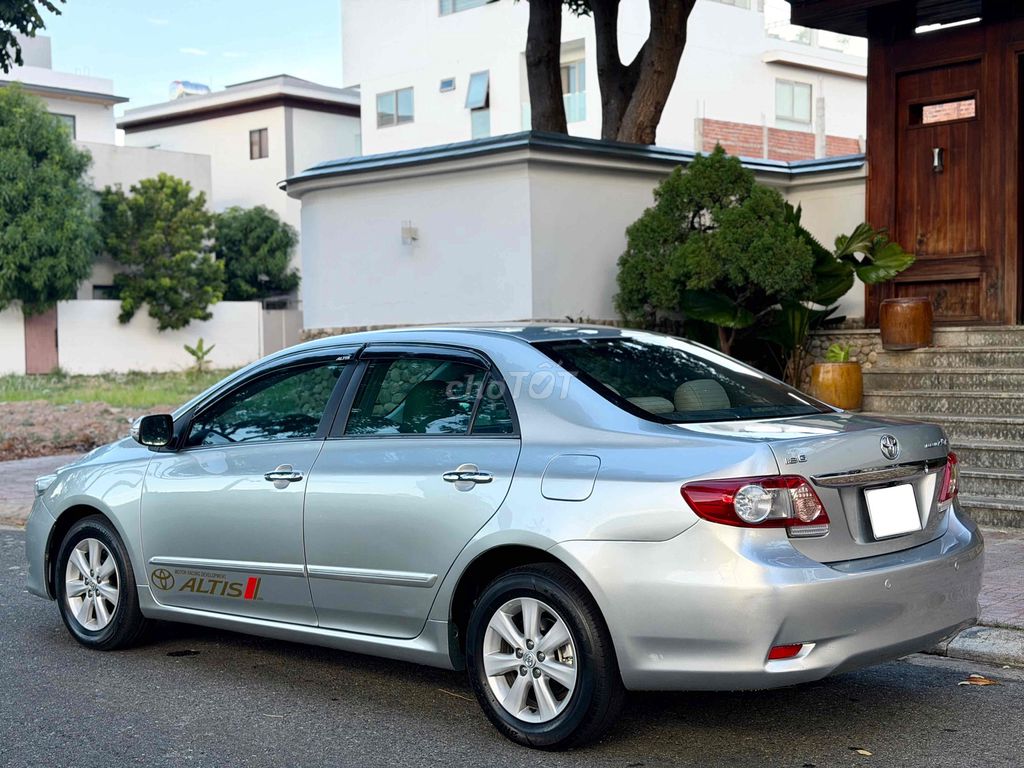 Toyota Corolla Altis 2011 - ảnh 4