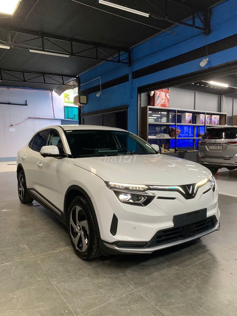 VinFast VF8 Eco AWD 2025 - ảnh 4