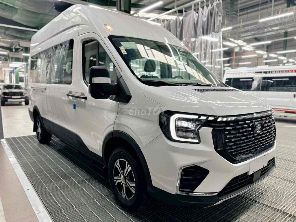 Ford Transit - ảnh 1