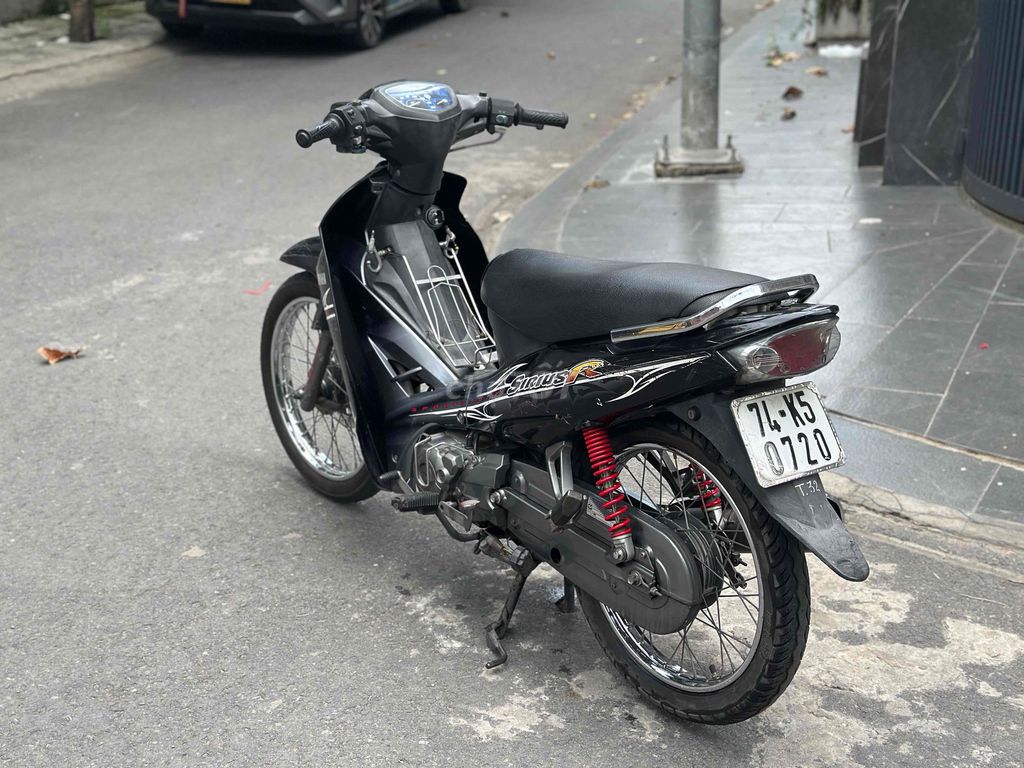 Yamaha Sirius 2010 - ảnh 3