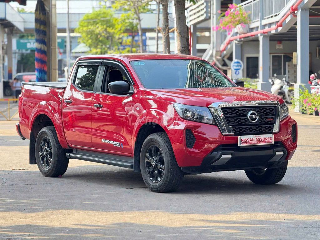 Nissan Navara 2024 - ảnh 1