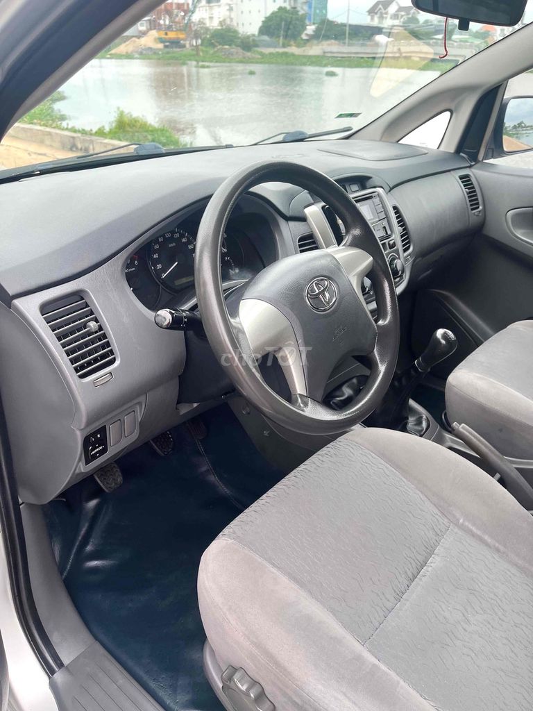 Toyota Innova 2013 - ảnh 3