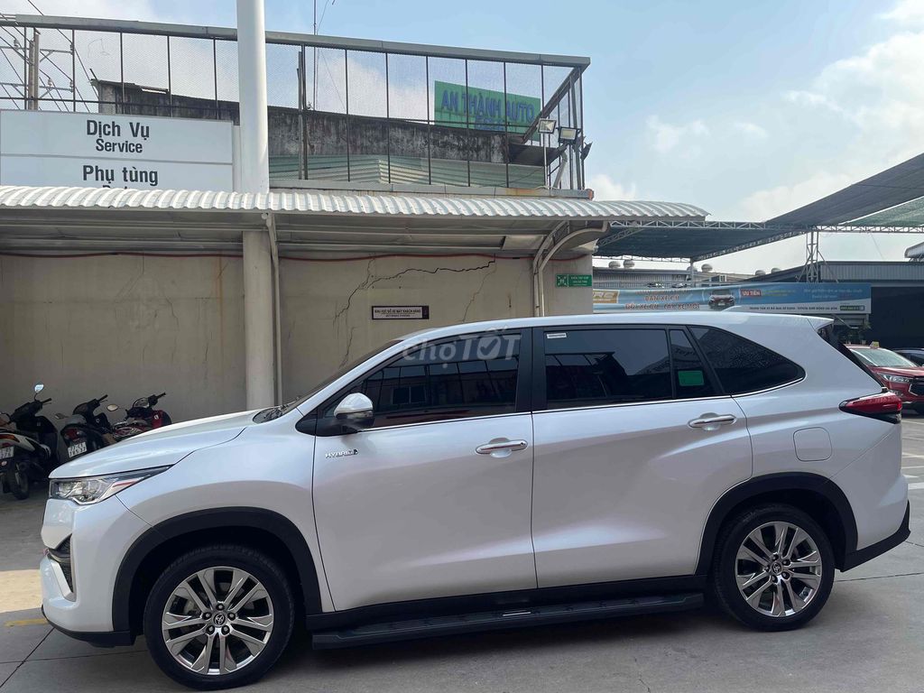 Toyota Innova Cross - ảnh 3
