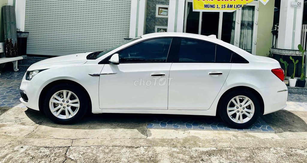 Chevrolet Cruze 2017 - ảnh 1