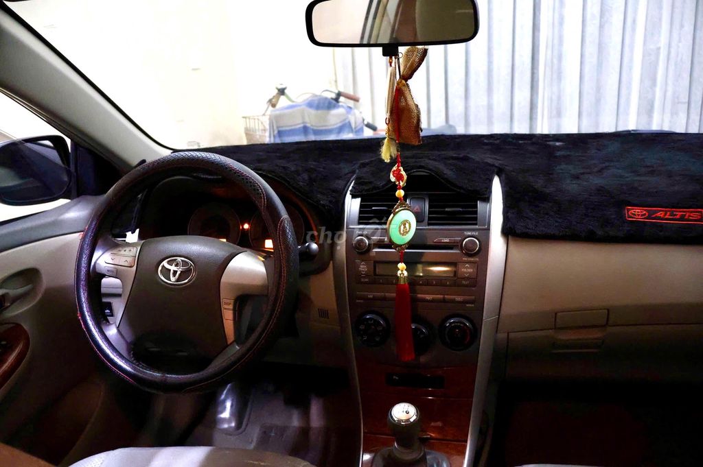 Toyota Corolla Altis 2010 - ảnh 3