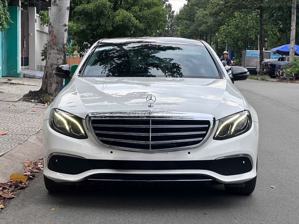 Mercedes-Benz 2018 - ảnh 1