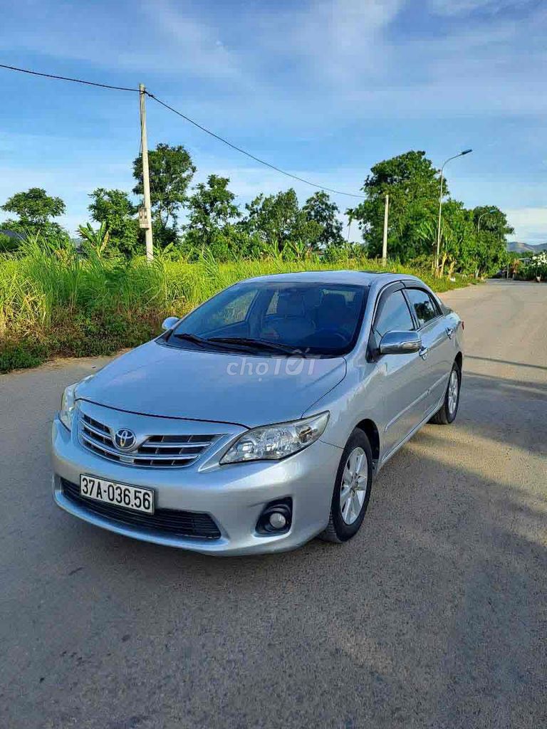 Toyota Corolla Altis 2011 - ảnh 2