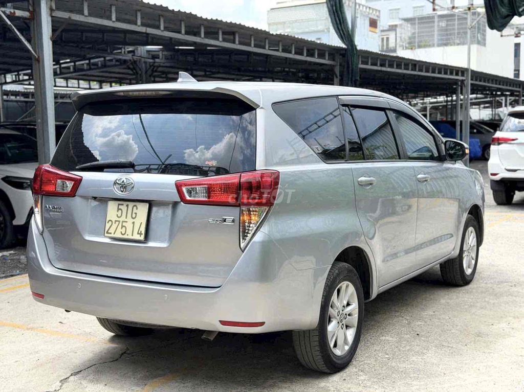 Toyota Innova 2.0E 2017 - ảnh 4