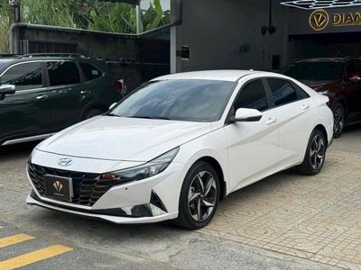 Hyundai Elantra 2022 - ảnh 1