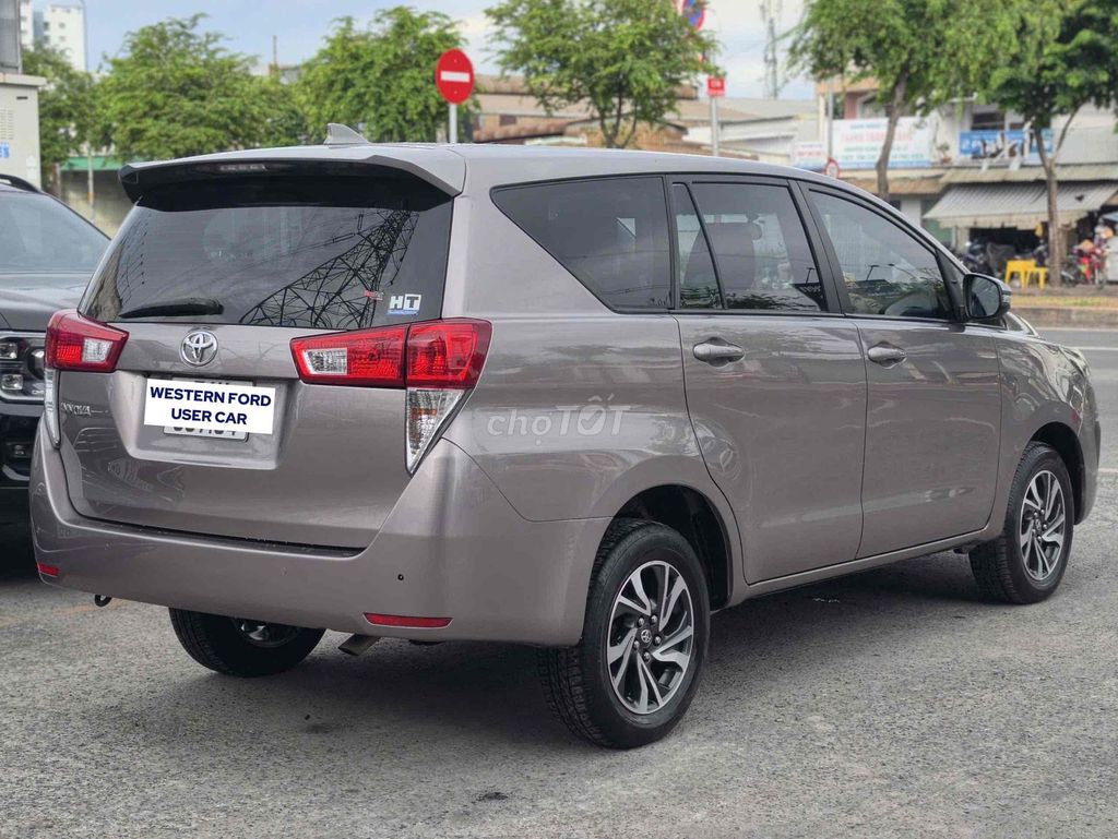 Toyota Innova 2.0E 2021 - ảnh 4