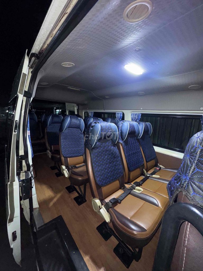 Ford Transit - ảnh 3