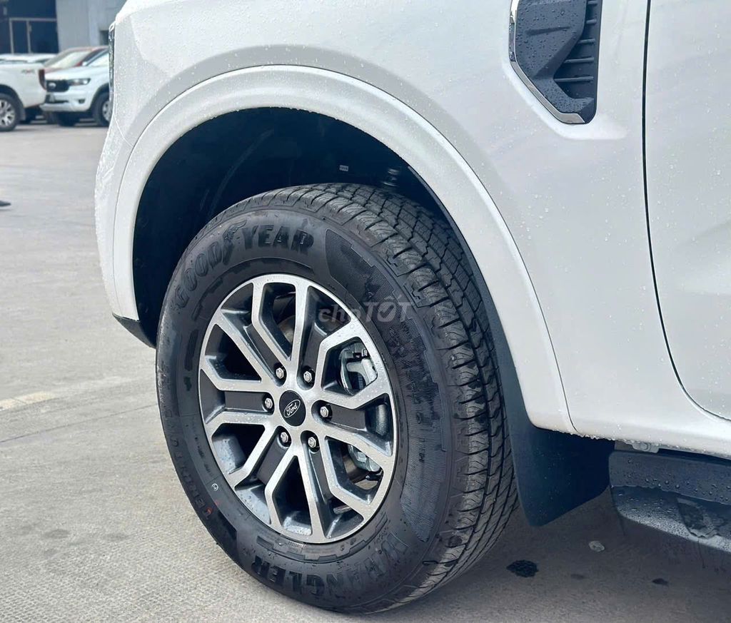 Ford Everest 2025 - ảnh 5