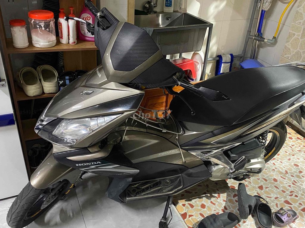 Honda Air Blade 2010 - ảnh 2