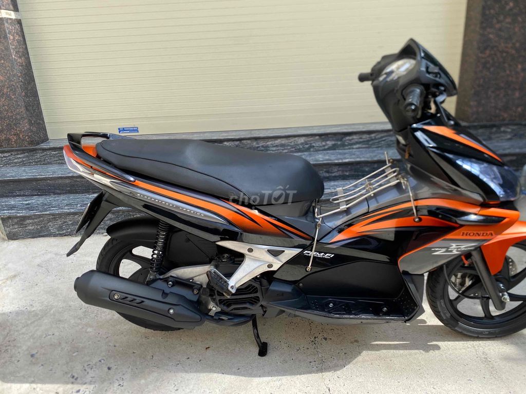 Honda Air Blade 2011 - ảnh 2