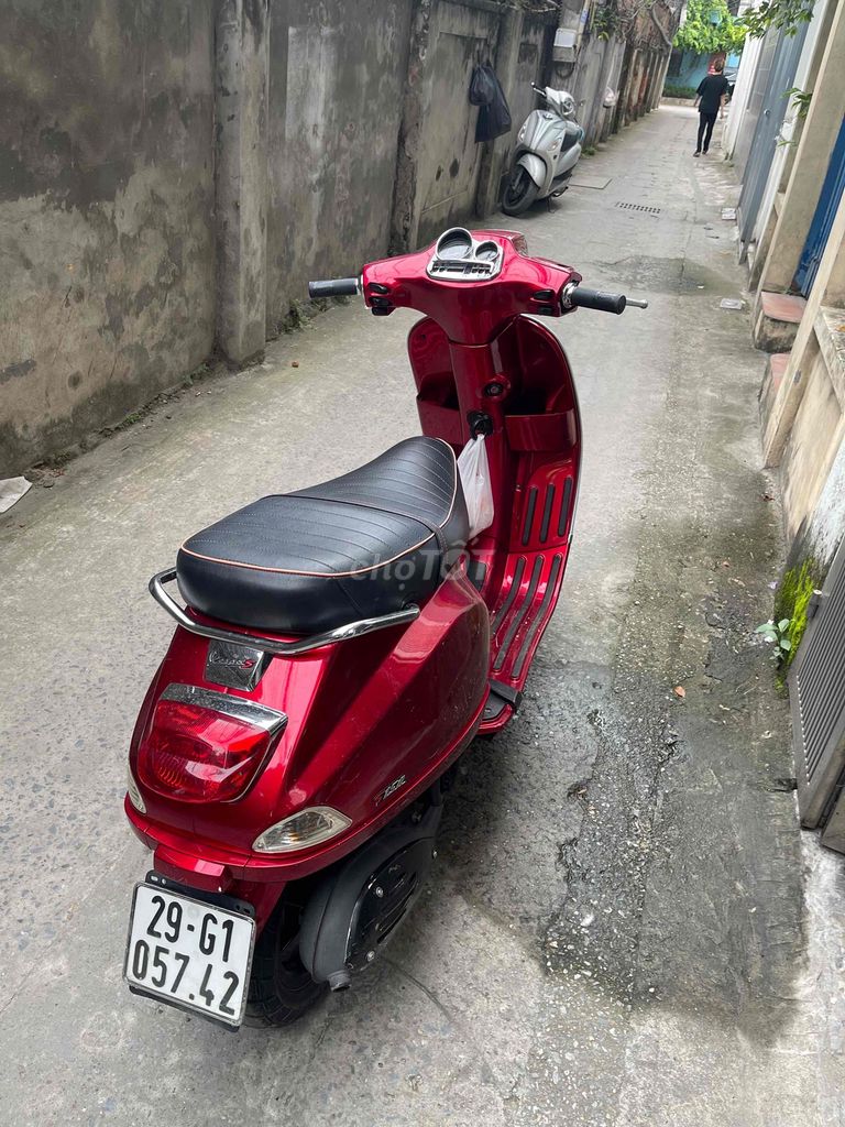 Piaggio Vespa 2011 - ảnh 1