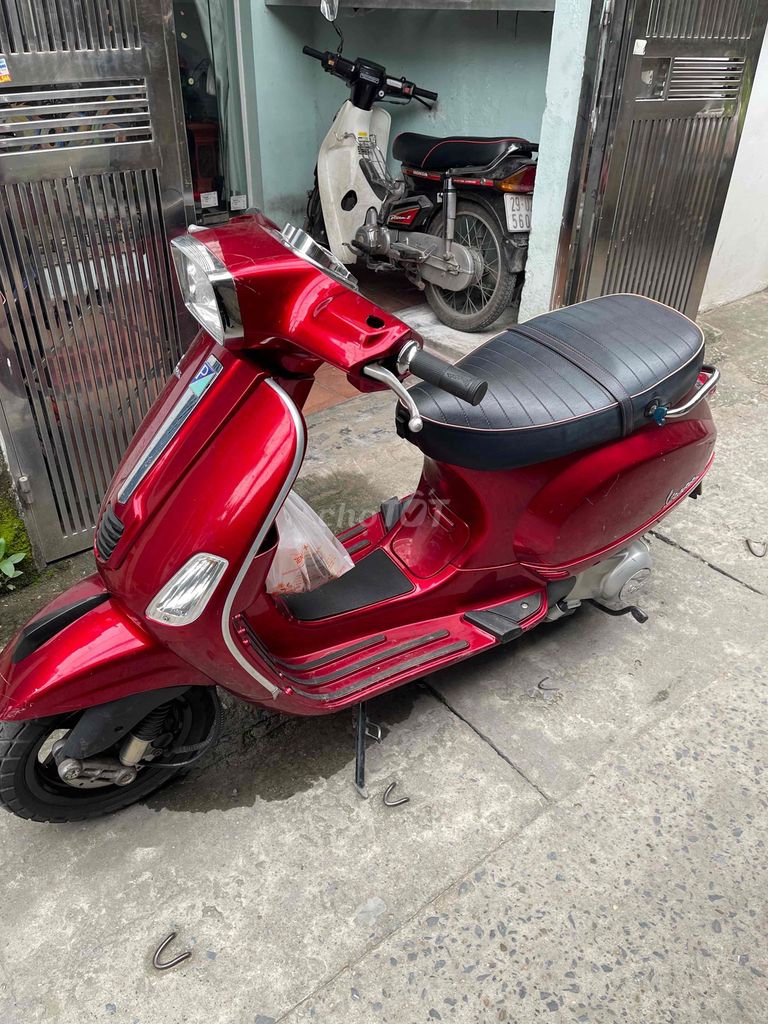 Piaggio Vespa 2011 - ảnh 4