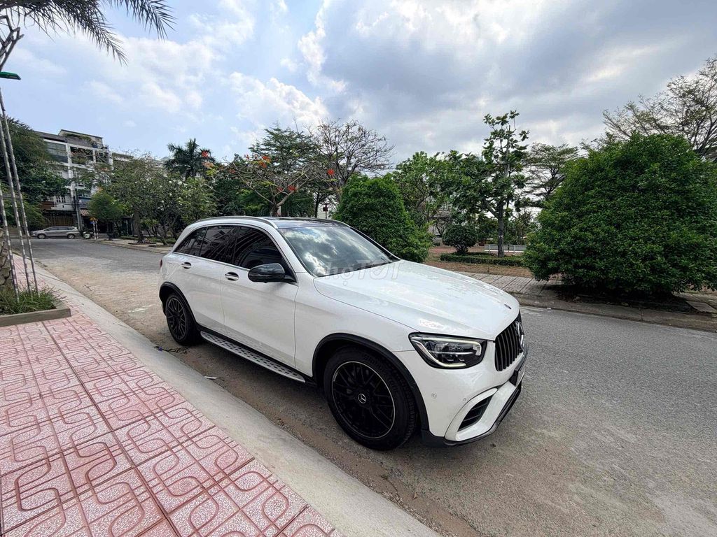 Mercedes-Benz - ảnh 1