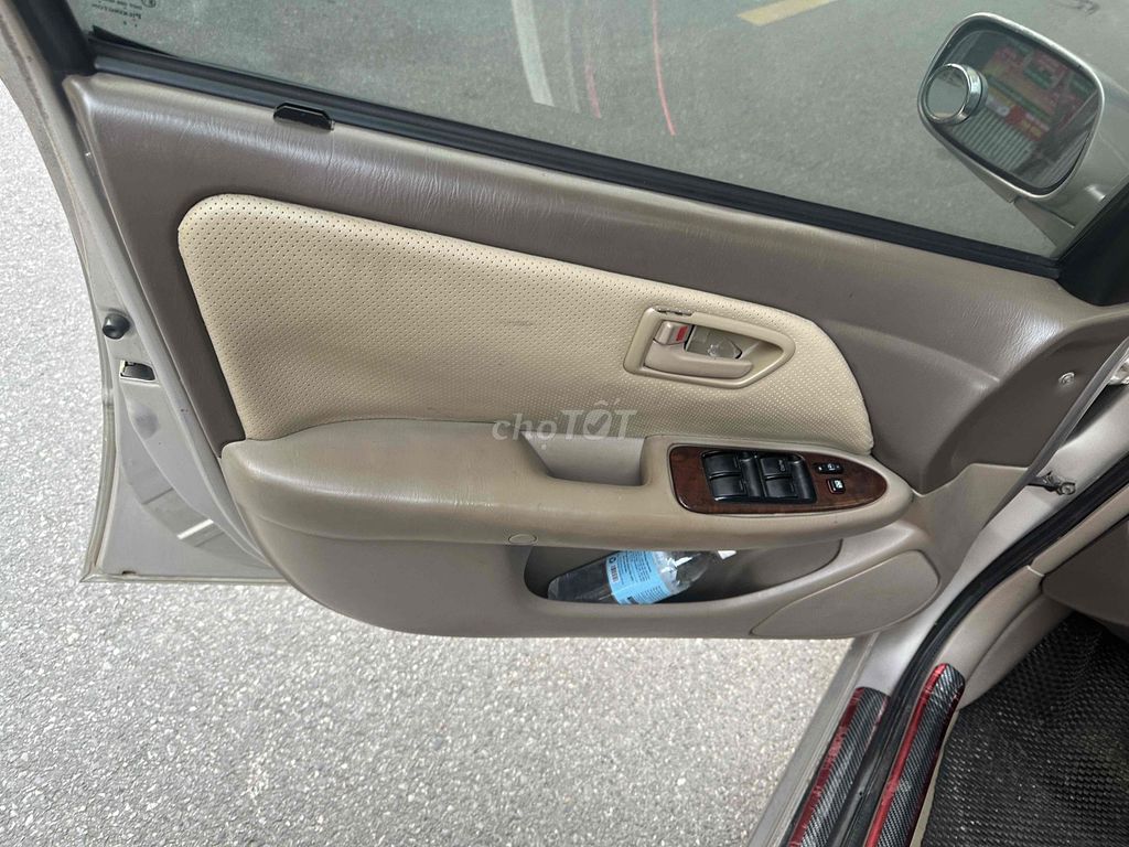 Toyota Camry - ảnh 4