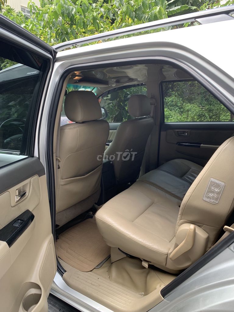 Toyota Fortuner 2012 - ảnh 1