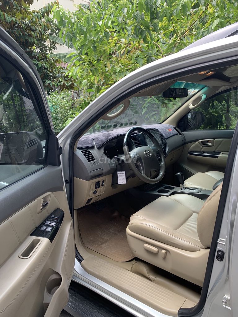 Toyota Fortuner 2012 - ảnh 2