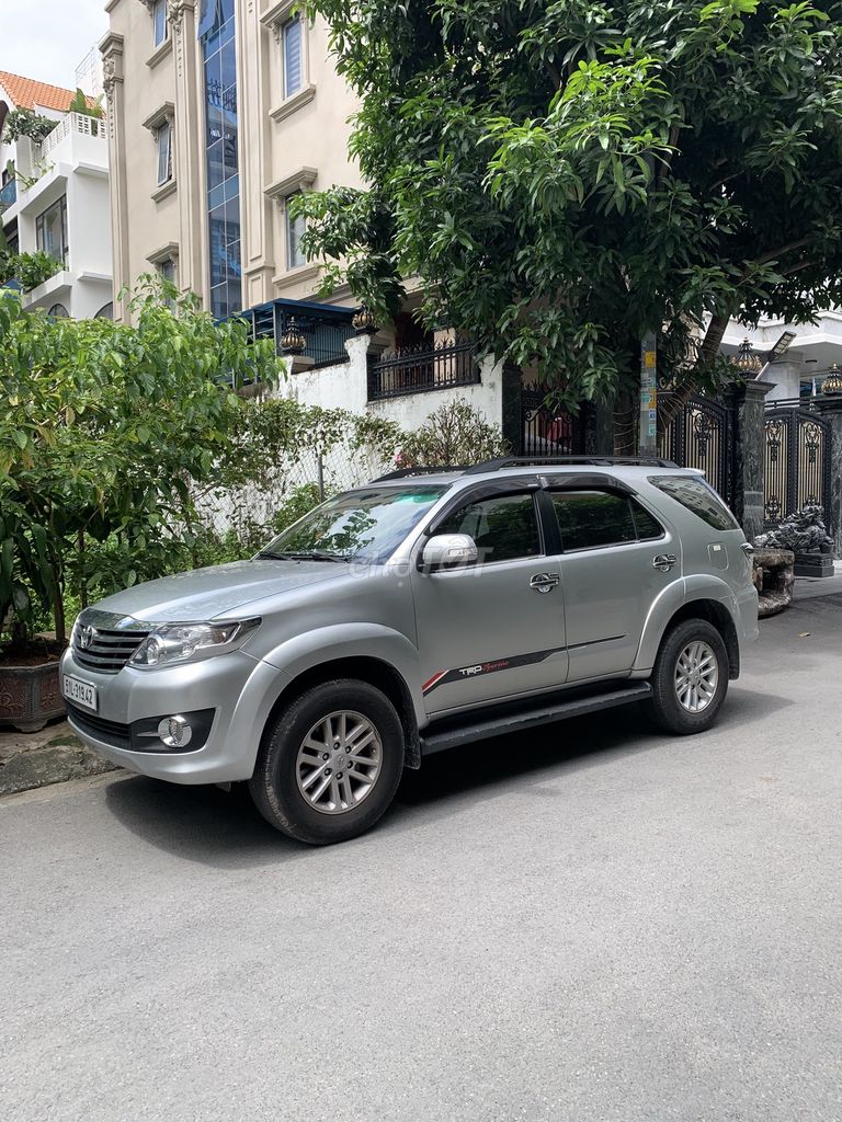 Toyota Fortuner 2012 - ảnh 5