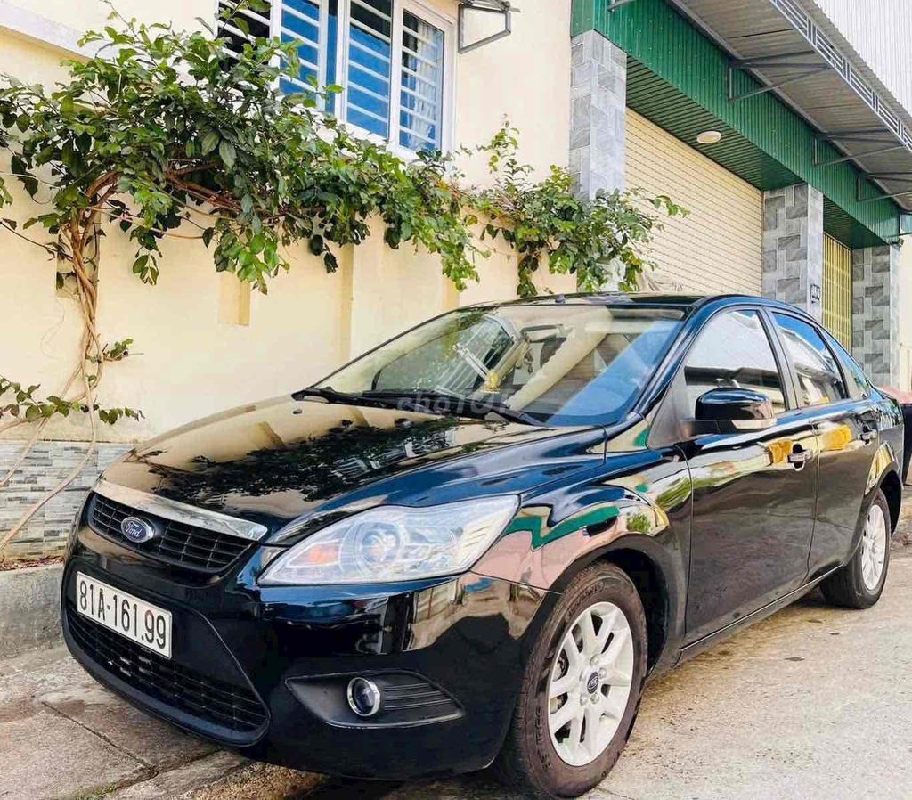 Ford Focus 2010 - ảnh 1