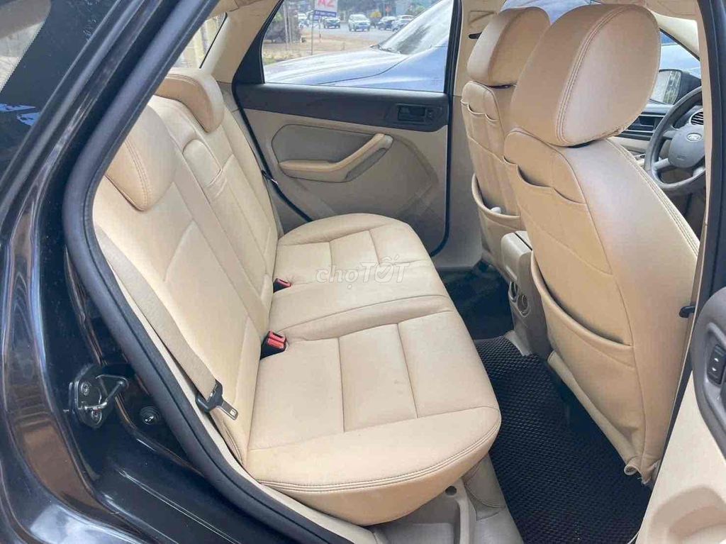 Ford Focus 2010 - ảnh 5