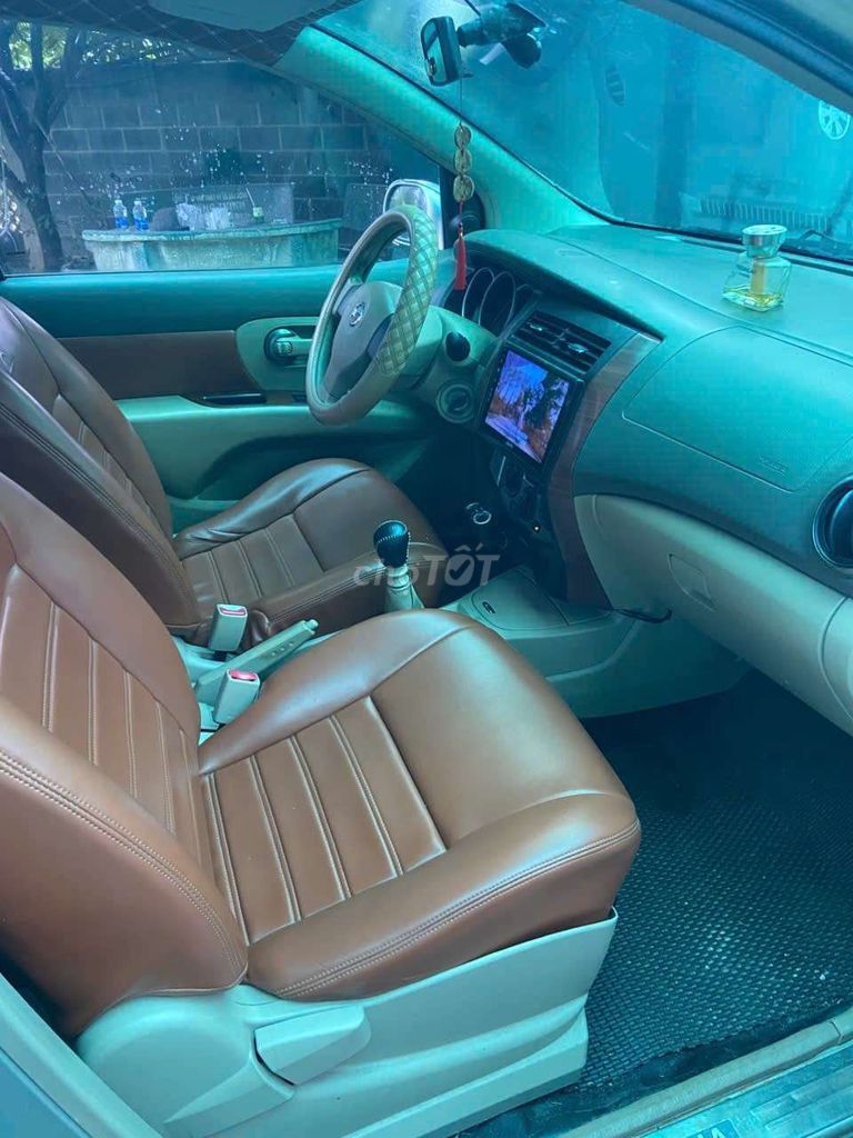 Nissan Grand livina 2011 - ảnh 3
