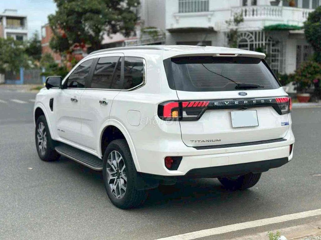 Ford Everest 2025 - ảnh 3