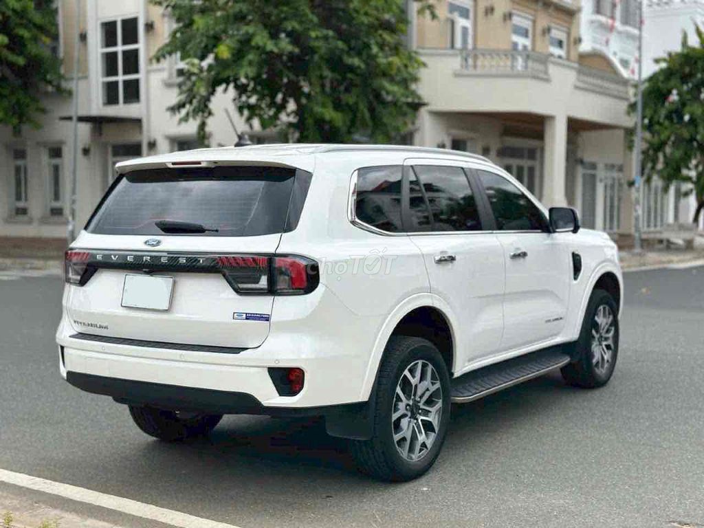 Ford Everest 2025 - ảnh 4