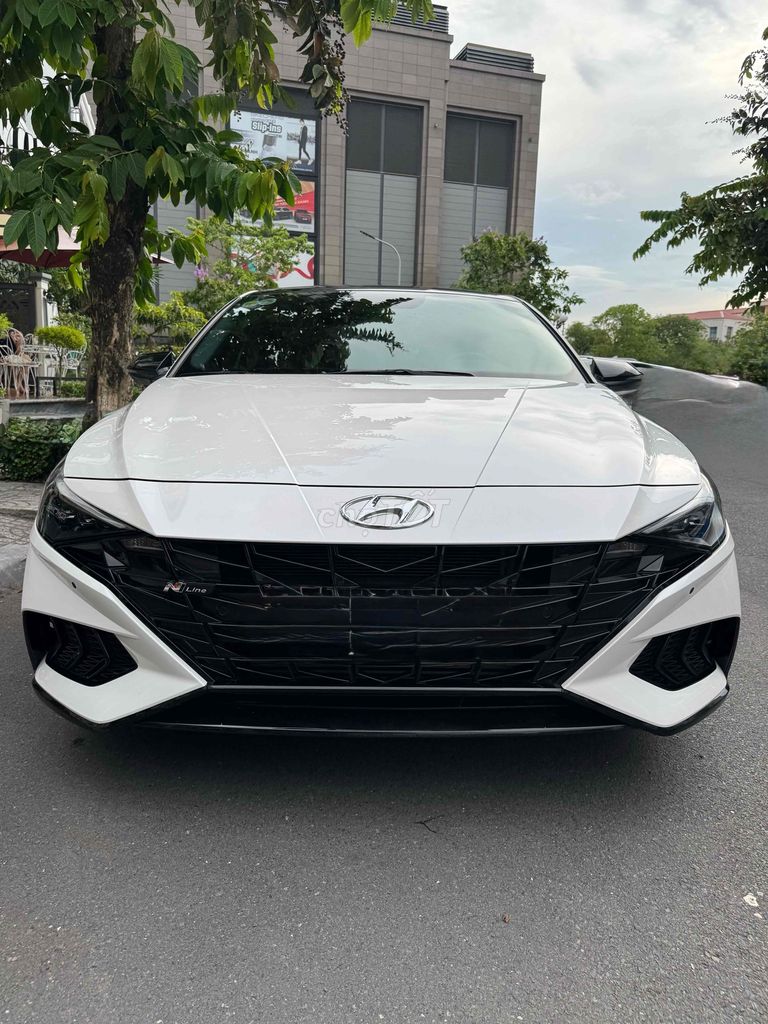 Hyundai Elantra 2022 - ảnh 1