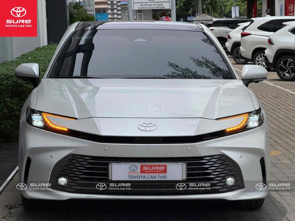 Toyota Camry 2.5 HEV Top 2025 - ảnh 1