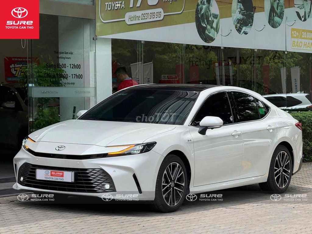 Toyota Camry 2.5 HEV Top 2025 - ảnh 2