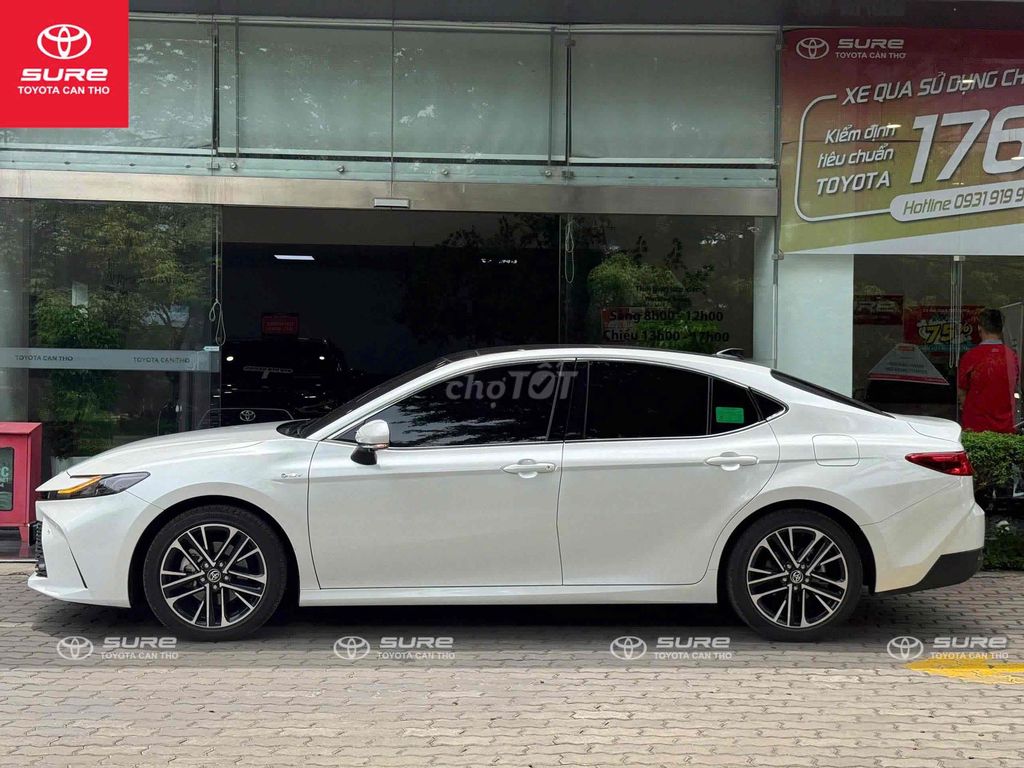 Toyota Camry 2.5 HEV Top 2025 - ảnh 3