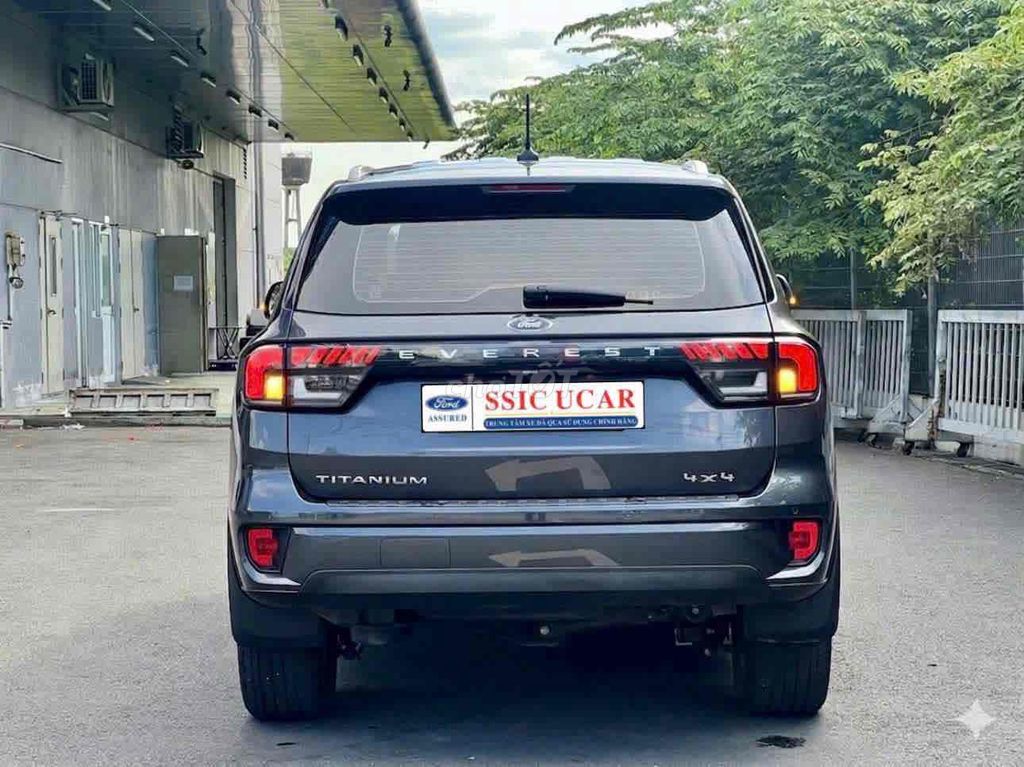 Ford Everest 2025 - ảnh 2