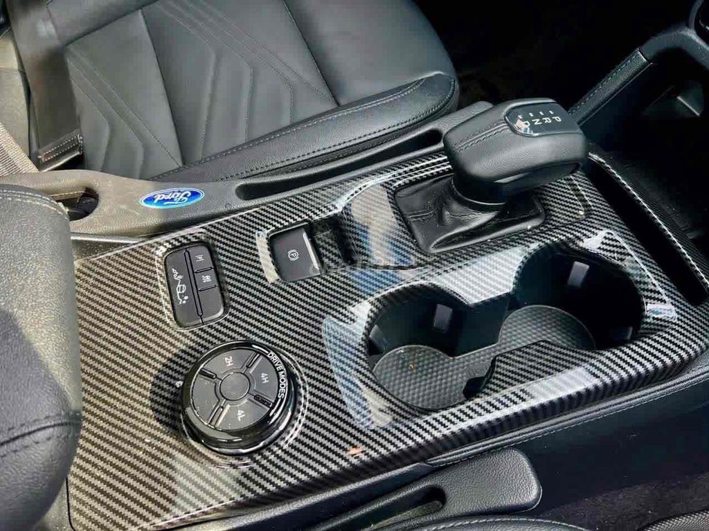 Ford Everest 2025 - ảnh 3