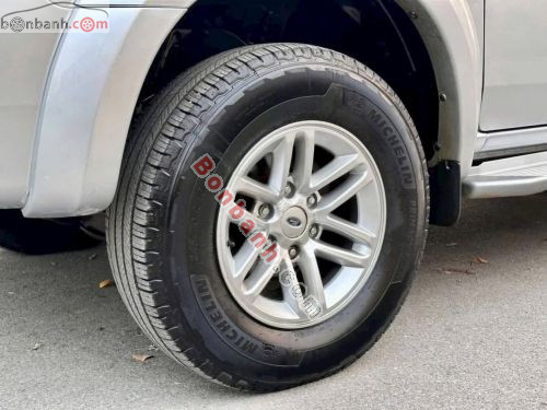 Ford Everest 2011 - ảnh 5