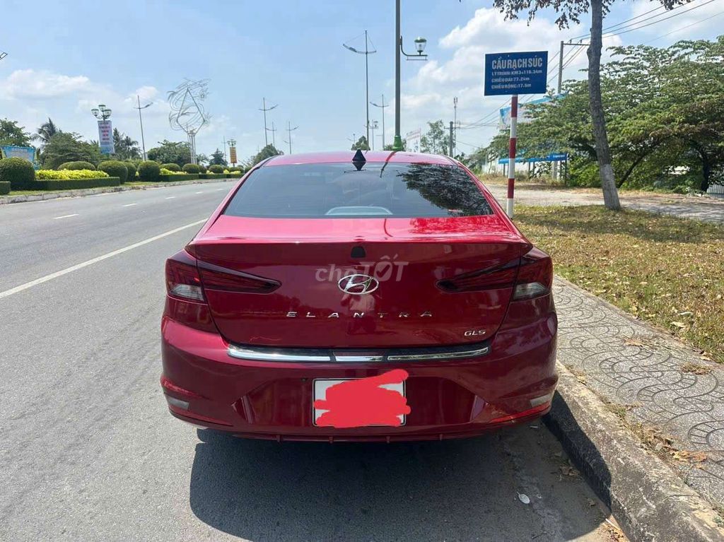 Hyundai Elantra 2021 - ảnh 2